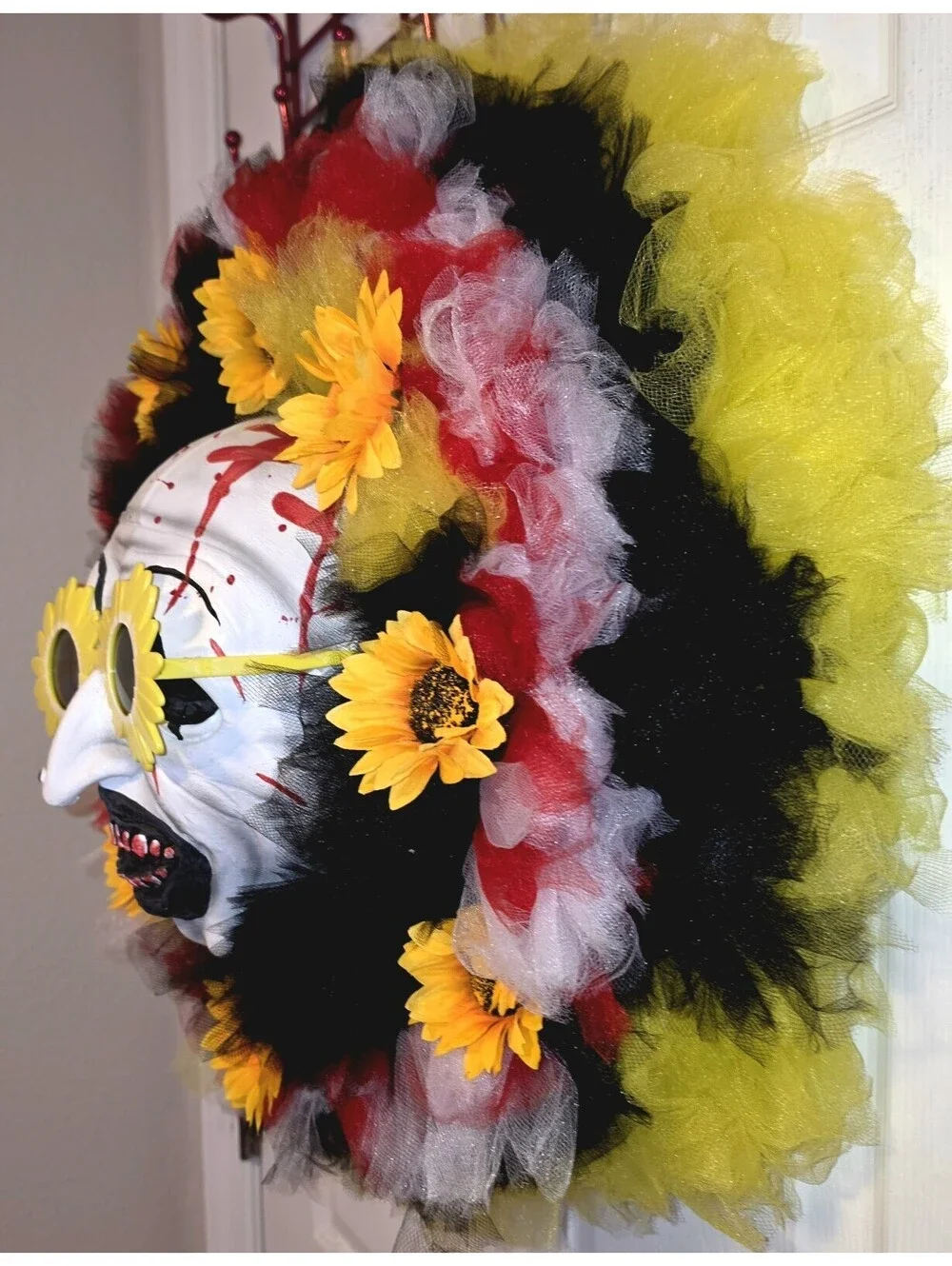 ART THE CLOWN TERRIFIER SUNFLOWER HALLOWEEN WREATH 26